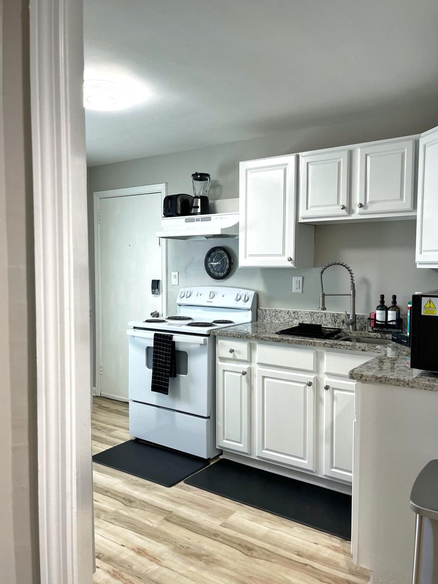 Апартаменти *New* The Cozy Haven, 5 Minutes To Atl Airport Атланта Екстер'єр фото
