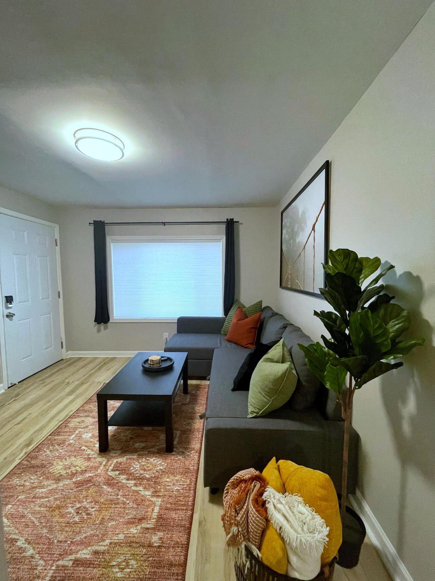 Апартаменти *New* The Cozy Haven, 5 Minutes To Atl Airport Атланта Екстер'єр фото